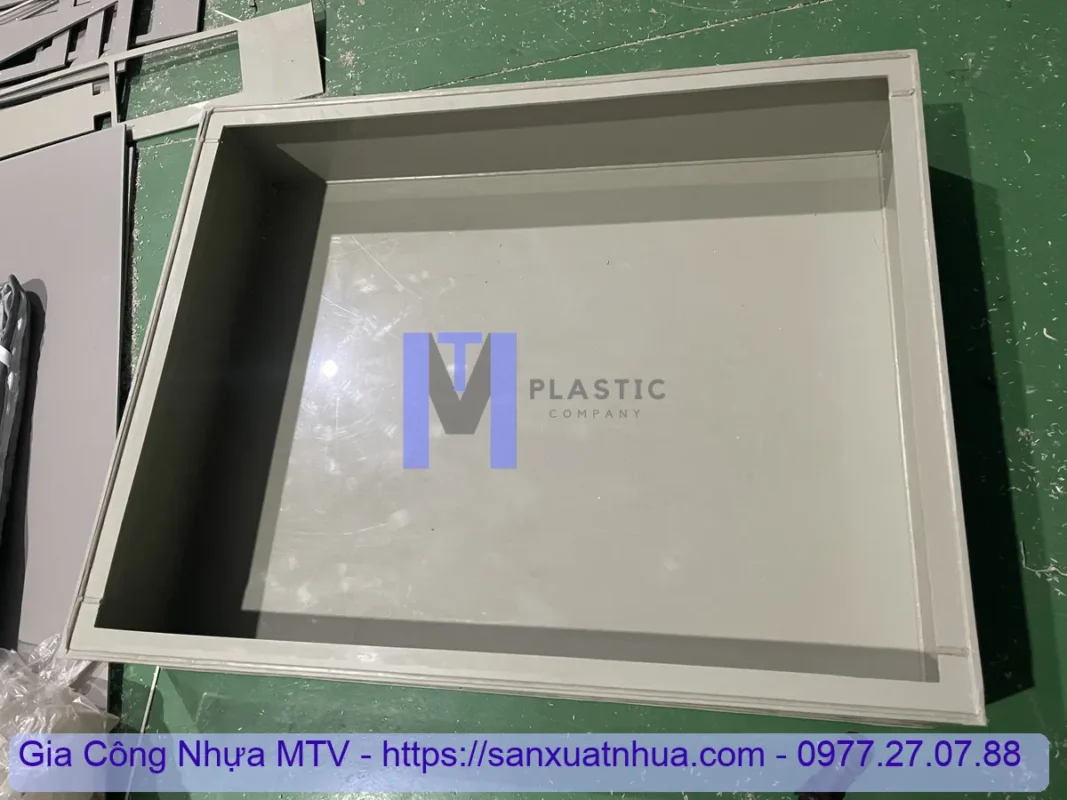 Khay nhựa 1m vuông của MTV được hàn từ tấm nhựa PP chất lượng cao